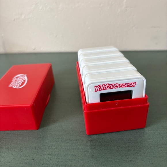 Yahtzee Flash; electronic game set, all ages - Picture 3 of 7